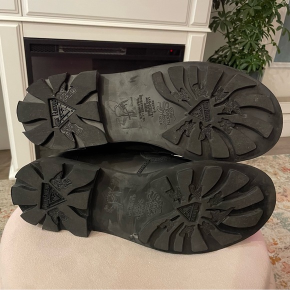 John Fluevog 7TH HEAVEN DERBY SWIRL
(6 EYE) CLASSIC DERBY BOOTS in Black Leather - Picture 6 of 13